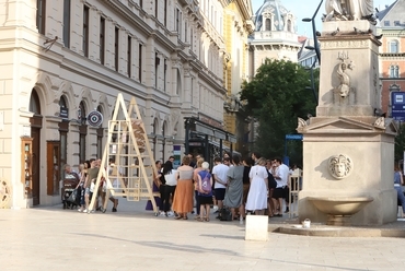 Megálló a Ferenciek terén. Fotó: AA Budapest Visiting School