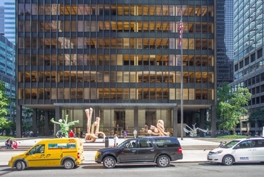 A Seagram Building New Yorkban (1958)  - fotó: newyorkitecture.com