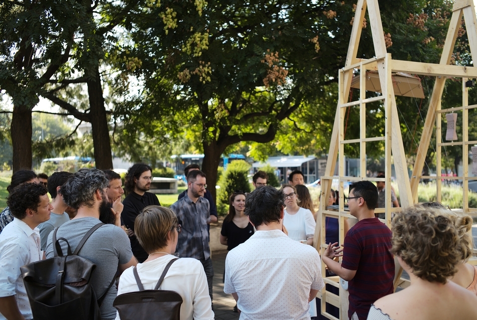 A kiértékelés kezdő momentumai a Deák téren. Fotó: AA Budapest Visiting School