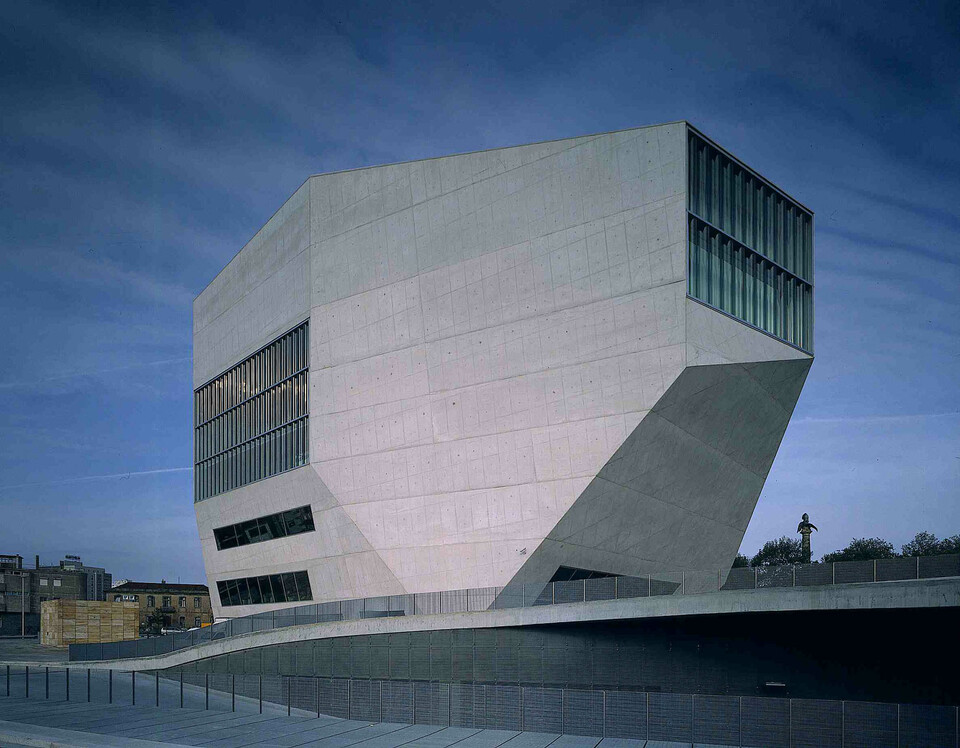 OMA: Casa da Música, Porto, Portugália, 2001-2005. Fotó: Christian Richters, az OMA engedélyével.