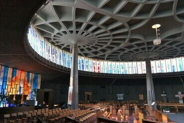 Pier Luigi Nervi: La chiesa del Cuore Immacolato di Maria, Bologna (1965). Fotó: Lampert Rózsa