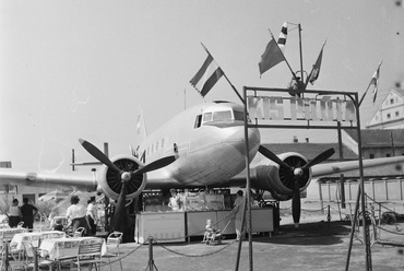 Mázsa tér, Kis Pilóta cukrászda, 1961. Fotó: Fortepan. Adományozó: Bauer Sándor