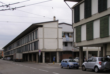 Bologna, Quartiere Barca, a via Pelottival kettéosztott Treno és Trenino, Giuseppe Vaccaro, 1957-1962. Fotó: Lampert Rózsa