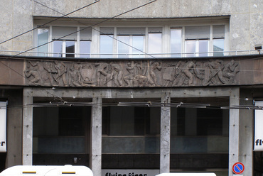 Bologna, Via Marconi (hajdan Via Roma), Palazzo del Gas, Alberto Legnani és Luciano Petrucci, 1935-36. Fotó: Lampert Rózsa