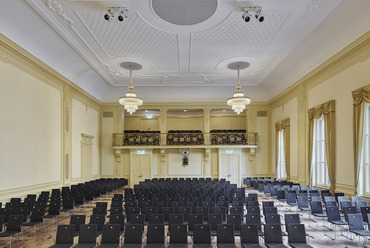 A felújított kamarazenei terem, a Hans Huber-Saal. Fotó © Stadtcasino Basel | Fotografie roman weyeneth