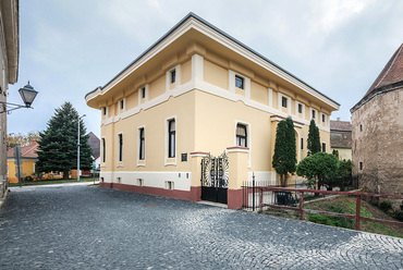 A felújított Szemző-ház Kőszegen (korábban Művészetek Háza). Tervező: Gutowski Robert, Bollók Gáspár (Robert Gutowski Architects). Fotó: Bujnovszky Tamás