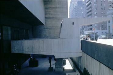 Whitney Museum of Modern Art – terv: Breuer Marcel, 1966 New York – Forrás: Imageworks, Art, Architecture and Engineering Library, University of Michigan, Edward C. Olencki, 1967