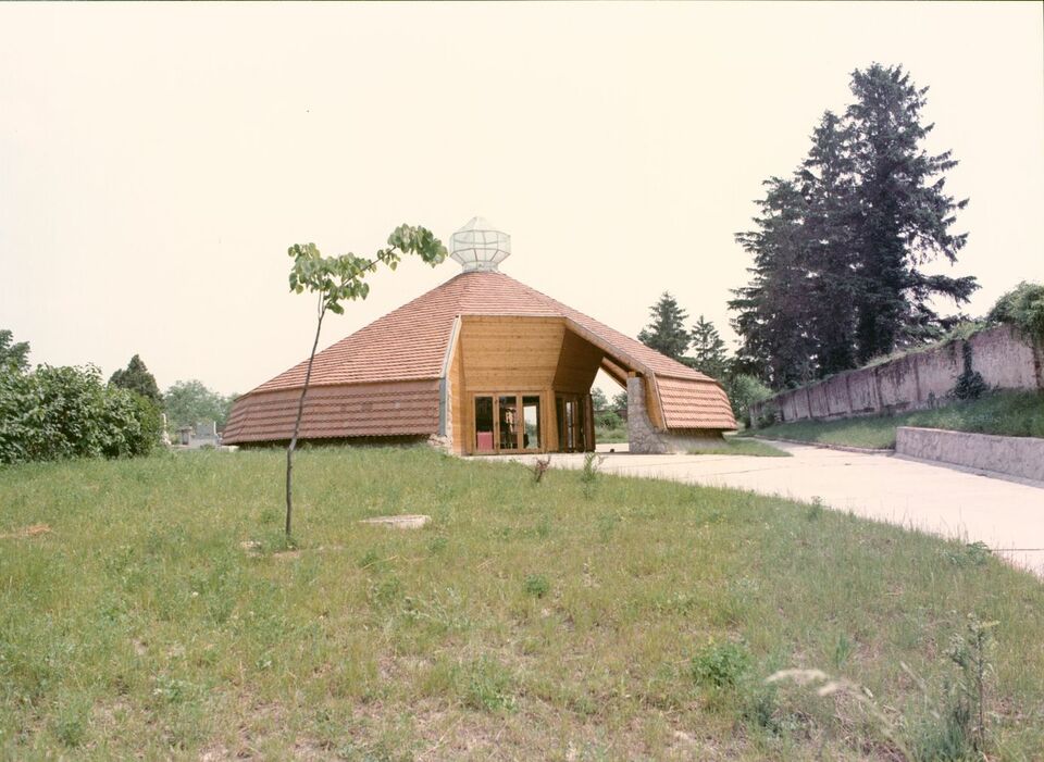 Kistelegdi István munkáiból: Ravatalozó, Siklós, 1972. Fotó: Csorba Győző Könyvtár - Pécs