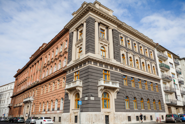 Budapest, Szilágyi Dezső tér 1., tervező: Neuschloss Kornél, kivitelező: Neuschloss Miksa és Fia (a szerző felvétele)