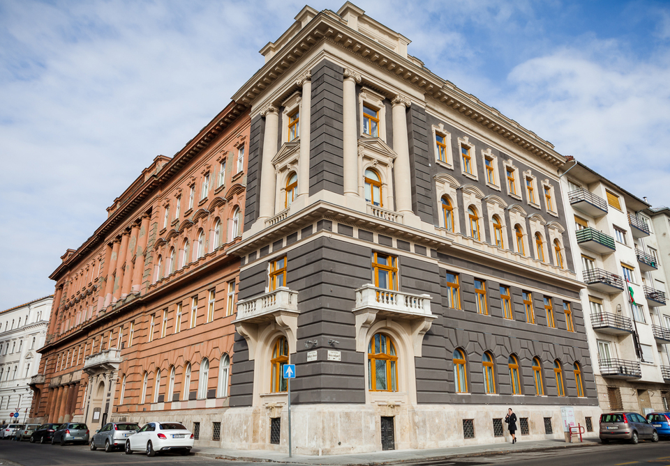 Budapest, Szilágyi Dezső tér 1., tervező: Neuschloss Kornél, kivitelező: Neuschloss Miksa és Fia (a szerző felvétele)