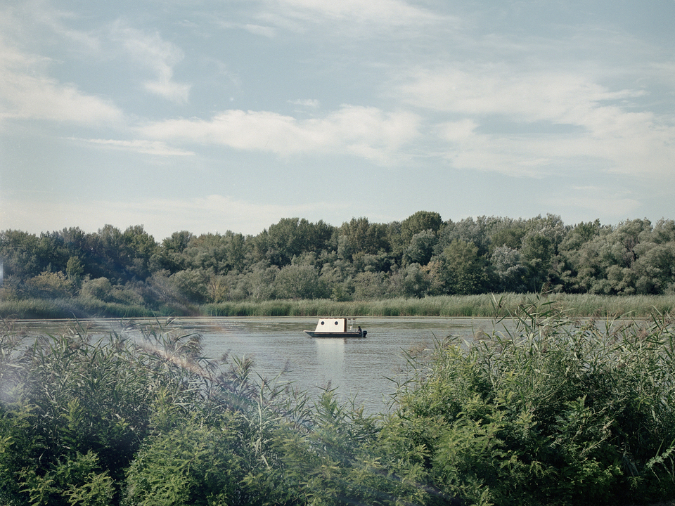 Sneci – Lakóhajó a Tisza-tavon – terv: Bene Tamás – fotó: Máté Balázs 