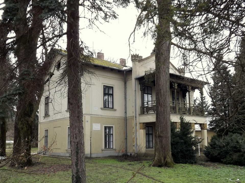 Pilismarót, Heckenast-villa, tervező: Feszl Frigyes (Kauser-Gerster-Feszl céh) (a szerző felvétele)