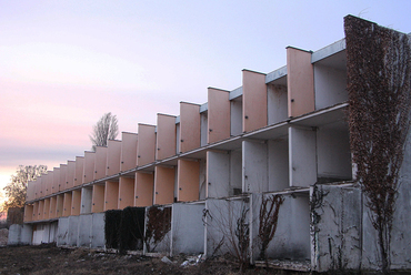 Siófok Ezüstpart, Balatonszéplak, Dunai Vasmű üdülő (tervező: Virág Csaba, 1979) / fotó: Wettstein Domonkos, 2021