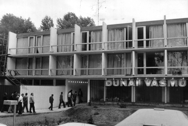 Siófok Ezüstpart, Balatonszéplak, Dunai Vasmű üdülő (tervező: Virág Csaba, 1979) / fotó: Dunaújvárosi Hírlap Pannon Lapok Társaság (PLT) fotóarchívuma / forrás: Dunaújvárosi József Attila Könyvtár, online képtár