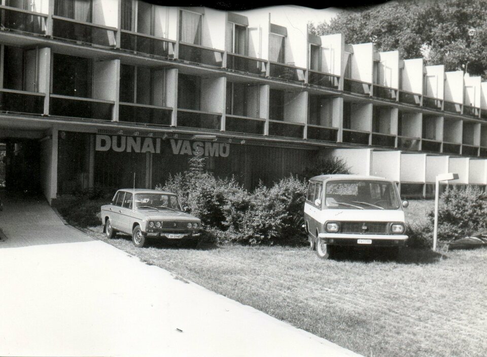 Siófok Ezüstpart, Balatonszéplak, Dunai Vasmű üdülő (tervező: Virág Csaba, 1979) / fotó: Dunaújvárosi Hírlap Pannon Lapok Társaság (PLT) fotóarchívuma / forrás: Dunaújvárosi József Attila Könyvtár, online képtár