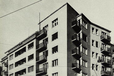 Budapest, Közraktár utca 22/b-c, 1943-ban, tervező: Barát Béla, Novák Ede és Hofstätter Béla (Tér és Forma, 1943/8., 184. o.) 