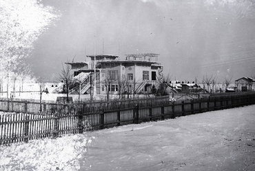 Balatonföldvár, a Balaton Club épülete, 1910. Forrás: Magyar Műszaki és Közlekedési Múzeum / BAHART Archívum, Leltári jelzet: MMKM TEMGY 2019.1.1. 1302. Fortepan_183552