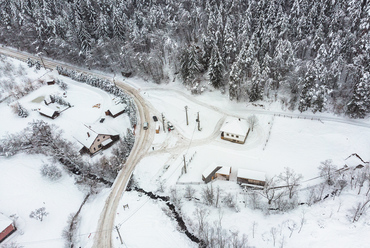 Vízifűrész Ivón – Tervező: Larix Stúdió – Fotó: Szigeti Vajk István 