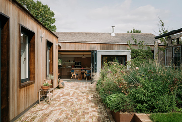 Haycroft Gardens – Tervező: Sarah Wigglesworth Architects – Fotó: Tim Crocker