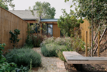 Haycroft Gardens – Tervező: Sarah Wigglesworth Architects – Fotó: Tim Crocker