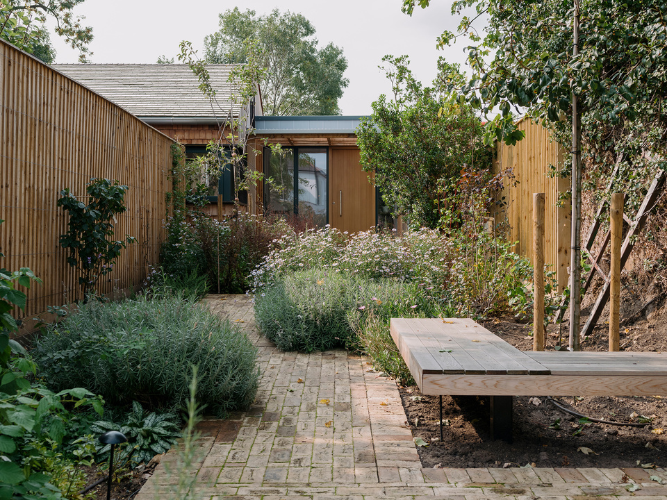 Haycroft Gardens – Tervező: Sarah Wigglesworth Architects – Fotó: Tim Crocker