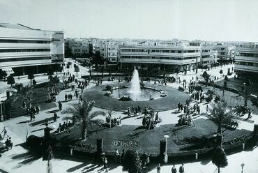 Tel-Aviv, Dizengoff tér. Fotó: Itzhak Kalter / Deák17