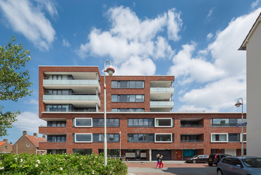 Zeemeeuw lakótelep, Scheveningen. Tervező: Steenhuis Bukman Architects. Fotó: Jannes Linders