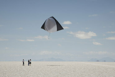 Aeroszoláris szobor reptetése – forrás: aerocene.org