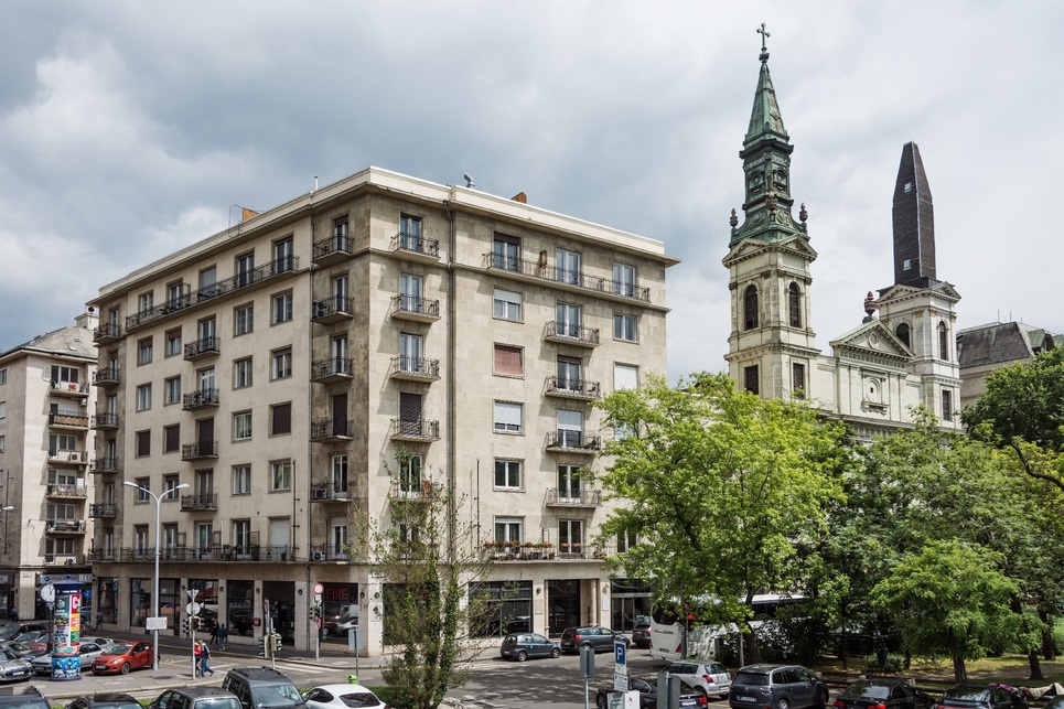 A Petőfi tér 3. szám alatti ház, ahol Fleischl Etelka 1946-tól haláláig élt. Forrás: Wikipédia