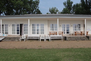 Balatonföldvár, klubház. Tervező: Tóth Kálmán / Fotó: Wettstein Domonkos