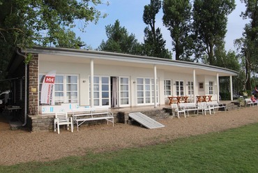 Balatonföldvár, klubház. Tervező: Tóth Kálmán / Fotó: Wettstein Domonkos