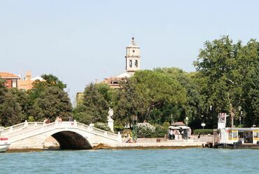 Az esemény egyik helyszíneként szolgáló velencei Giardini della Biennale. Forrás: Wikipedia