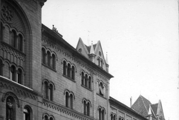 A templomot rejtő Luther-udvar egy 1961-es felvételen. Forrás: Fortepan / Budapest Főváros Levéltára / Városrendezési és Építészeti Osztályának fényképei