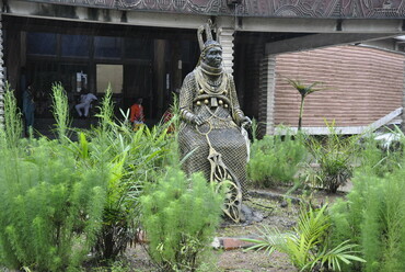 Demas Nwoko: Akenzua Kulturális Központ, Benin, 1972 - 1995. Forrás: La Biennale di Venezia