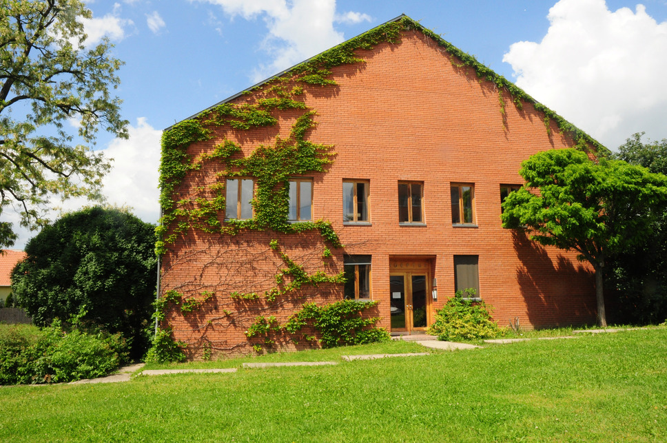 Pazár Béla, Polyák György: Adeptus irodaház, Miskolc, 2000 – Forrás: Pazár Béla