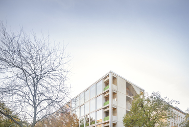 Wohnregal Apartments and Ateliers, Berlin, Németország. (2019) Tervező:  FAR frohn&rojas. Fotó: ArchDaily