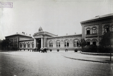 Nagyvárad tér, Szent István kórház. A felvétel 1894 után készült. A kép forrását kérjük így adja meg: Fortepan / Budapest Főváros Levéltára. Levéltári jelzet: HU.BFL.XV.19.d.1.07.141