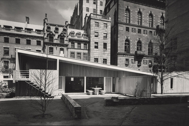 Breuer Marcell: The House in the Museum Garden, New York, USA, 1949. Fotó: Ezra Stoller. Forrás: minniemuse.com
