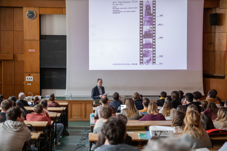 Barry Bergdoll előadása a BME Építészmérnöki Karán. Fotó: MÉM MDK
