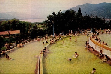 Lepence strandfürdő, 1988. Forrás: Ország-Világ / Arcanum
