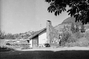 Badacsony, Poharazó a vasútállomás mögötti park fölött, 1959. Forrás: Fortepan 45050 / Mészáros Zoltán
