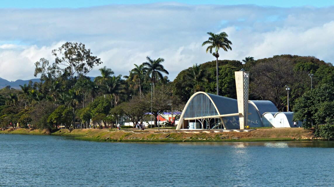 3. Ábra: Assisi Szent Ferenc temploma, Pampulha, Belo Horizonte
