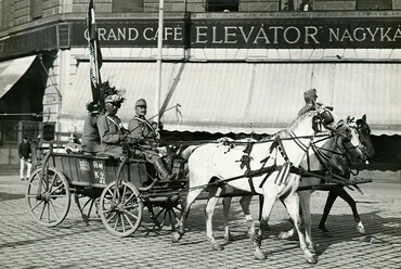 Ferenc körút 1. számú ház a Boráros tér sarkán, Elevátor kávéház, 1916. Forrás: Fortepan / Országos Széchényi Könyvtár
