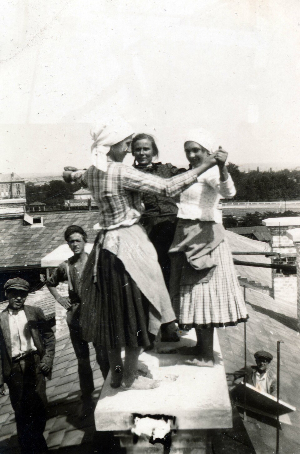 A Hungária körút 198. számú ház építkezése, Budapest XIV, Magyarország, 1928. Forrás: Fortepan / Preisich család hagyatéka
