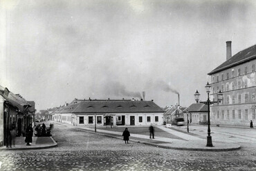 Kolosy (Lujza) tér a Szépvölgyi út felől nézve. Jobbra a Lajos utca és a Lujza Gőzmalom. A felvétel 1890 után készült. Forrás: Fortepan / Budapest Főváros Levéltára. Levéltári jelzet: HU.BFL.XV.19.d.1.08.028
