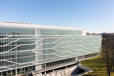 Neumann János Egyetem Gazdaságtudományi Kar – Kecskemét Campus, Kecskemét – Építészet: Hartvig Lajos DLA, Bánáti Béla (Bánáti + Hartvig Építész Iroda Kft.), Nyéki Gábor (LIMA Design Kft.) – Forrás: Krüllung Kft.
