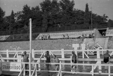 A Palatinus strandfürdő dunai uszodája a Margit-sziget mellett, 1949-ben.

Forrás: Fortepan
