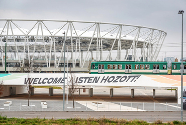 A város legújabb parkja, a stadion felső szintjével együtt, minden nap, 7 és 21 óra között várja a látogatókat.
