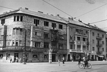 Bosnyák tér, balra a Nagy Lajos király útja, 1960. Forrás: Fortepan / Samodai József Zuglói Helytörténeti Műhely
