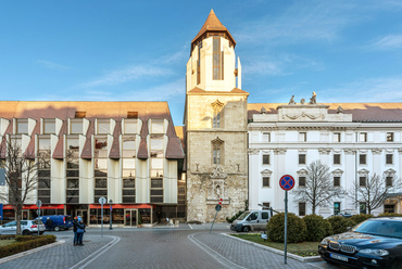 A budapesti Hilton és a projekt részeként megvalósuló Szent Mihály Kápolna kortárs homlokzattal való visszaépítése, Pintér Béla (1977), Fotó: Gulyás Attila
